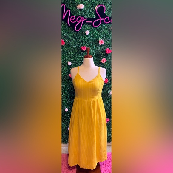 Old Navy Dresses & Skirts - Old Navy Maxi Dress! Brand new never worn. Size medium